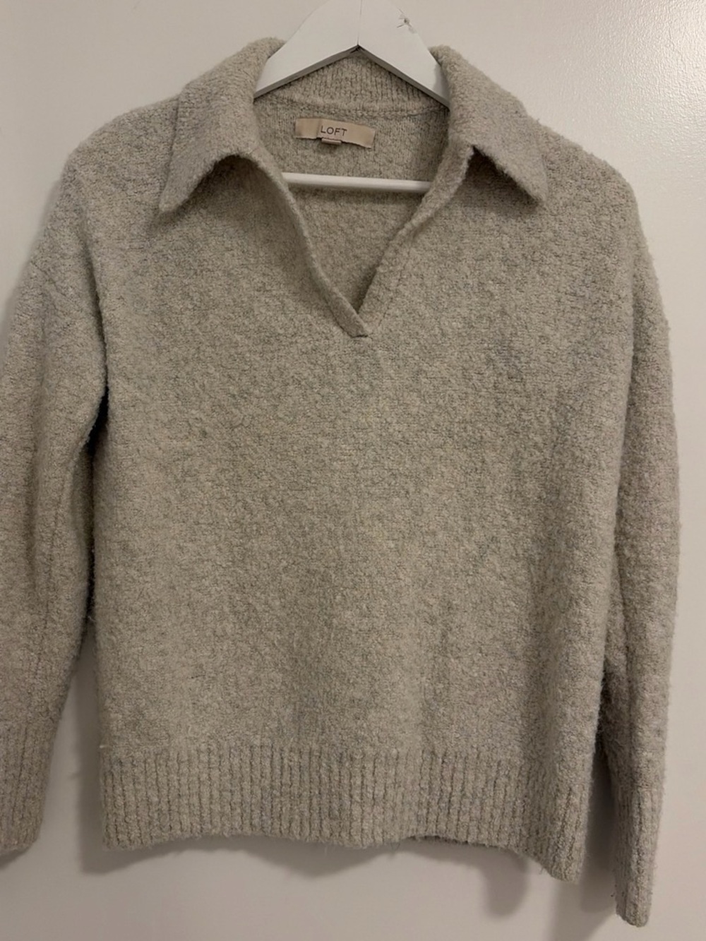 LOFT Men's Light Cream Bouclé V-Neck Collar Sweater